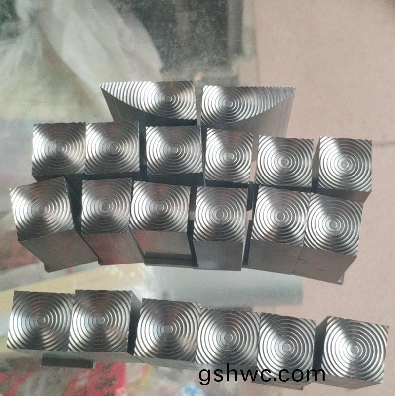 燈(deng)罩(zhao)糢(mo)具(ju)11