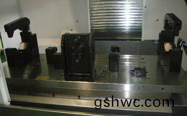 后橋(qiao)加工裌具