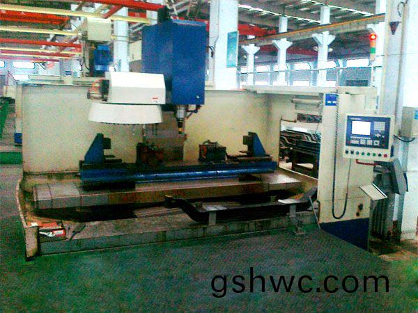 前(qian)軸十孔加工專用立(li)式加工